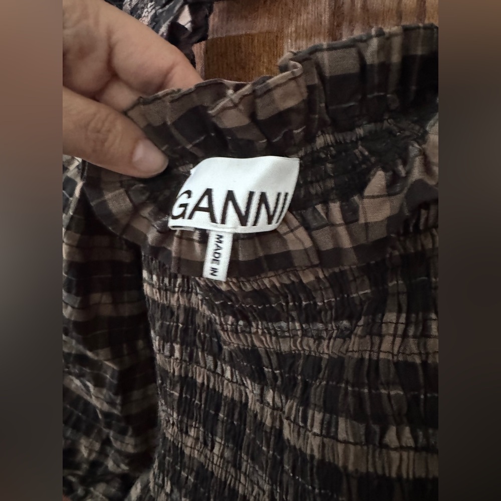 GANNI Checked Seersucker puff-sleeve blouse - Picture 4 of 6